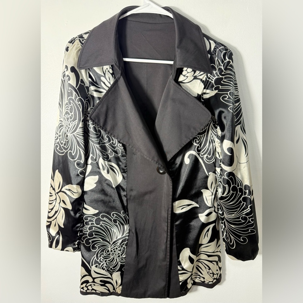 Vertigo Paris Black Double-Breasted Trench Coat - Picture 7 of 7